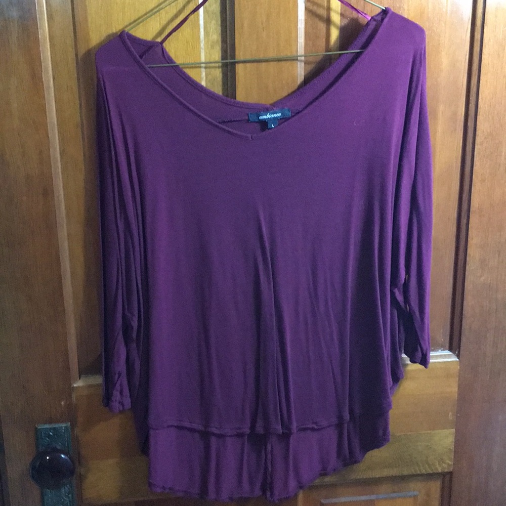 Quarter sleeve maroon tee